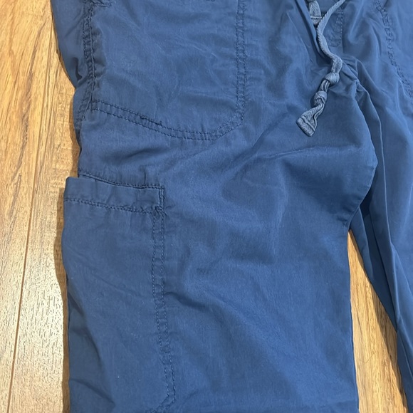 PEACHES size Small cargo scrub pants. Navy blue. - Picture 4 of 5